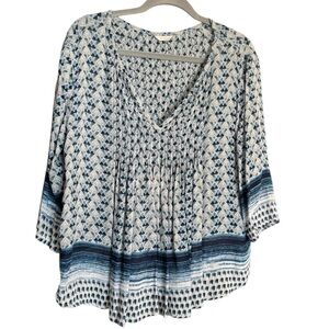 Casual Studio Blue, Gray and White Pleated V-Neck Top EUC